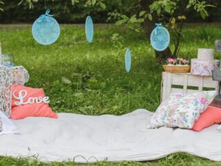 15 Ways to Design a Backyard Retreat for the Women You Adore